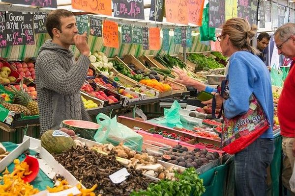 Où trouver les marchés locaux en Lubéron ?